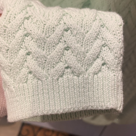 Lord and Taylor three-quarter sleeve cotton poly knit pullover crewneck top - Picture 3 of 5